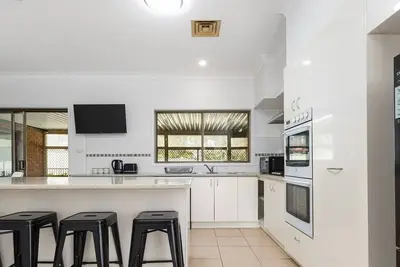 Image de Spacious Seven Bedroom, Five Bathroom House