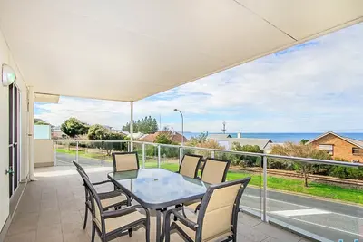 Image de Block No. 6: Top Level Beach Views in the Perfect Location— Stay 4 Nights, Pay Only 3 (June - August 2025)