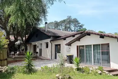 Image de Agréable maison de 200m2 avec jacuzzi, plage 5 min