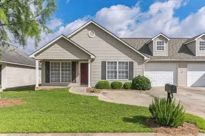 Image de Cypress #124 I Private Duplex Home