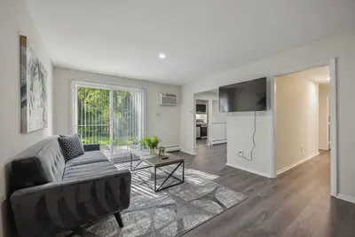 Image de Pine Brook Apartments: Luxurious living in a stunning wooded setting