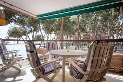 Image de Appartement en 1ère ligne de plage avec piscines, pinède et parking privé à Torredembarra