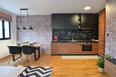 Image de Two-Bedroom Apartment at Ljubovic Hill Park