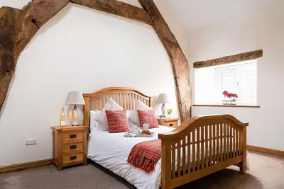 Image de Beautiful Renovated Barn within the Countryside