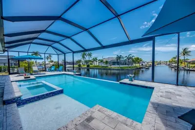 Image de A spacious 3-bedroom retreat in sunny Cape Coral.