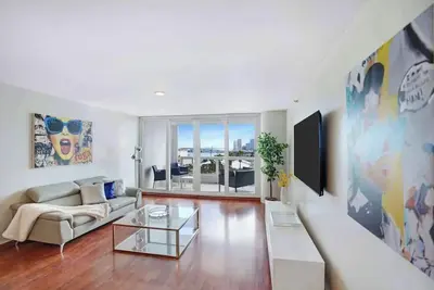 Image de 3 Bedroom with Balcony Gazing Bay