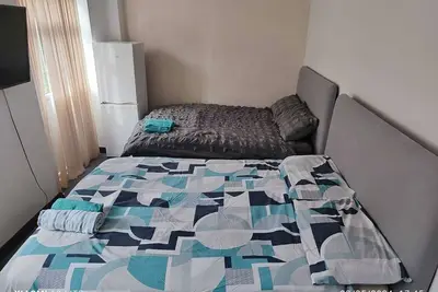 Image de Spacious Twin Room: Free Parking & shared  Kitchen