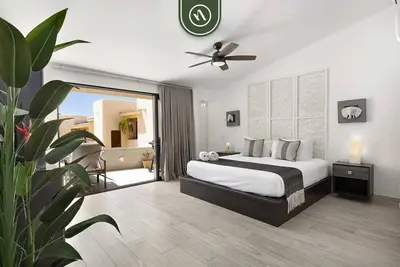 Image de Luxury Beachfront 2 Br Condo - King Beds - 216