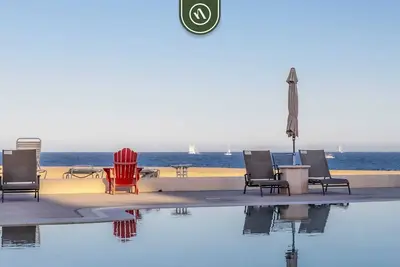 Image de Oceanfront Condo with Private Balcony - Pool