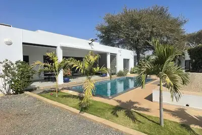 Image de Villa de luxe avec piscine à Ngerigne avec piscine privée