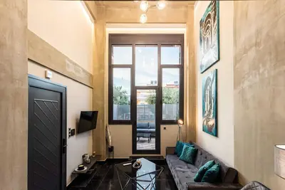 Image de Ventiri Lofts - Luxury Duplex w/Private Garden