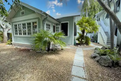 Image de Tropical Cottage by Rent Key West Vacations - Quiet & gated. Pool/Deck/Pet frien