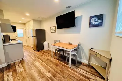 Image de Cottage 22: The Boathouse - Waterfront Lodging in Downtown Tavares, Fl