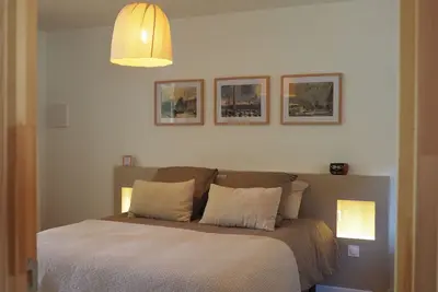 Image de Chambre d'Hôtes En Apar-té\nEn fond de jardin Calme Relaxation Piscine
