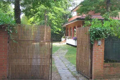 Image de Cozy villa in the cool pine forest of Vittoria apuana, with large garden