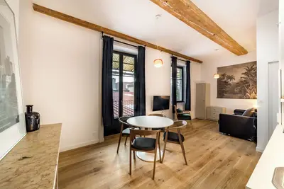 Image de Grand T2 avec balcon proche de la cité internationale