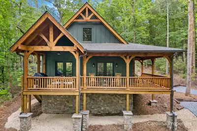 Image de Pet Friendly, Bear Paw by Carolina Properties