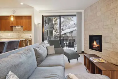 Image de The Lion Residences E307