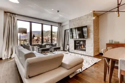 Image de The Lion Residences E404