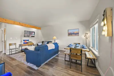 Image de Dogs Ok! ~Prime Location Near Downtown & River/Trails Blocks Away