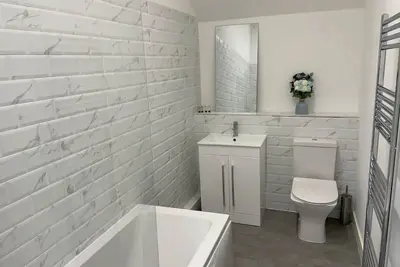 Image de Brand New Barn conversion - With Hot Tub