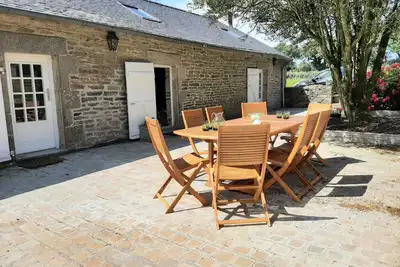 Image de A 2km des plages, entièrement rénovée, charmante maison familiale au calme