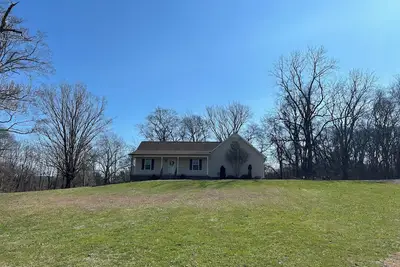 Image de Peaceful Walnut Hill Hideaway Farm 2/2 100 acres pasture views Sleeps up to 6