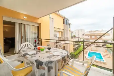 Image de Complete apartment with pool and large balcony