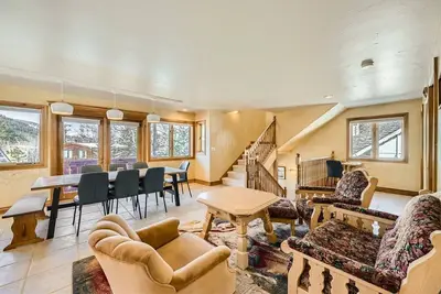 Image de Discover Mountain Living\/ Private Deck Mountain Views