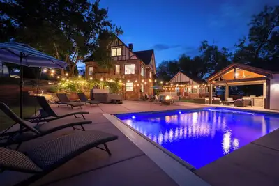 Image de The Beatrice Estate With Pool And Hot Tub