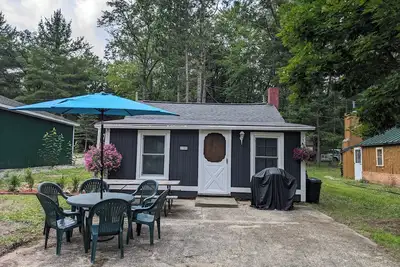 Image de The Henry Lodge: Relaxing Up North retreat close to Orv trails, lake, and bar.