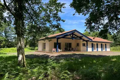 Image de Maison au coeur de la forĂȘt