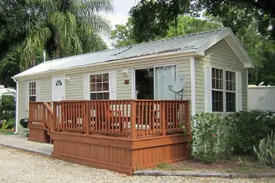 Cozy Cabin in riverfront resort