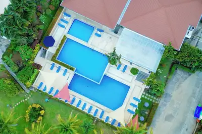 Image de Tranquil Vacation In your own Villa.