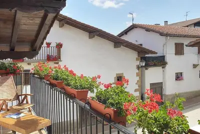 Maison de campagne \"Apartamento Ll\" avec vue sur la montagne, balcon et Wi-Fi