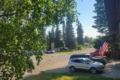 Image de Less than a mile to Walmart, Costco, Safeway and everthing else plus downtown