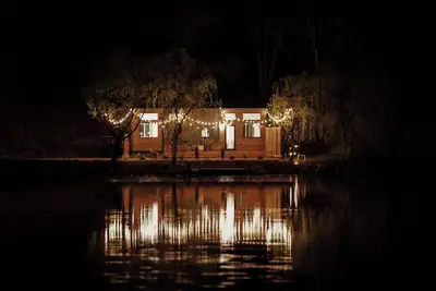 Image de Water's Edge Chalet at Lakewood