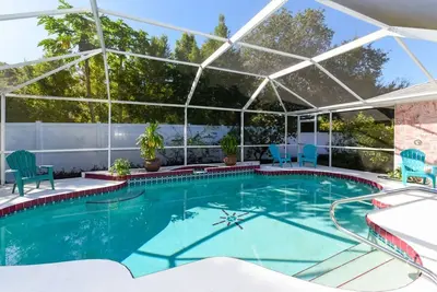 Image de Villa, private Pool, 2 Miles from Manasota Beach, fenced Backyard, Pet friendly