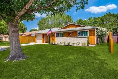 Image de Grapevine House! New Remodel