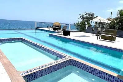 7 B/R Oceanfront Villa w/ Jacuzzi, Butler and Chef