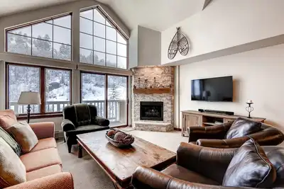 Image de 4br Condo, Central Location | Hot Tub, Pool