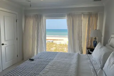 Image de Beautiful Newly-Renovated Oceanfront Condo in Jax Beach