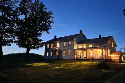 Image de Stepping back into time. Shaftsbury, Vt. \nRolling farm land views close to town!