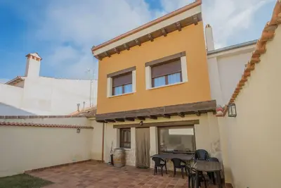 Image de Maison de campagne 'Tradicion Rural El Tio Ricardo' avec piscine privée, jardin privé et Wi-Fi