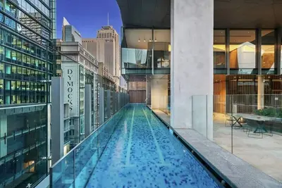 Image de Stylish 2 Bed in Central Cbd with Pool\/Gym\/Sauna