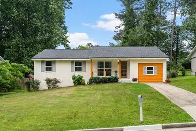 Image de Newly renovated, stylish home minutes from the Atlanta Braves Stadium!