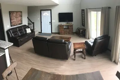 Image de Bridges Bay cabin with backyard pool!