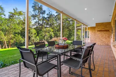 Image de 10 acre country home