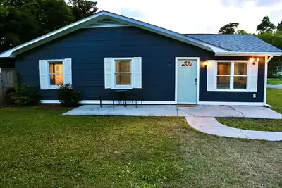 Image de Adorable getaway  8 min/4. 5miles to Wrightsville Beach, 15min/7miles to downtown