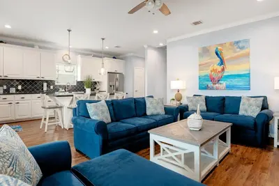 Image de Pet-friendly home w/ direct walking distance beach access